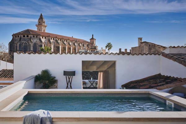 Shaping the Future: Emerging Trends and Innovations in Architecture with Rockwell Group