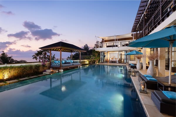 Private Horizon: Cliffside Serenity at Villa Jamalu