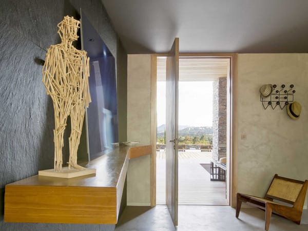 Minimalism Meets Luxury: Redefining Elegance in Design