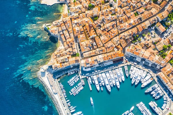 This Summer’s Hottest Yachting Destinations