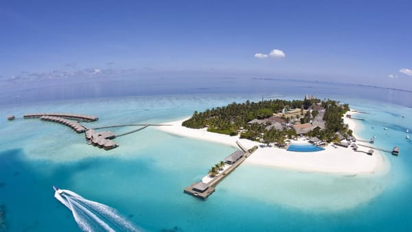 Discovering Velassaru Maldives: A Symphony of Island Serenity and Natural Beauty